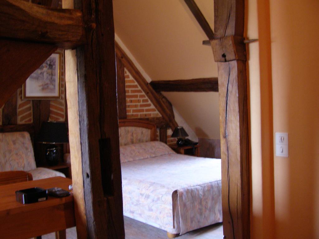 Logis Auberge A La Tete De Lard La Ferté-Imbault Exteriér fotografie
