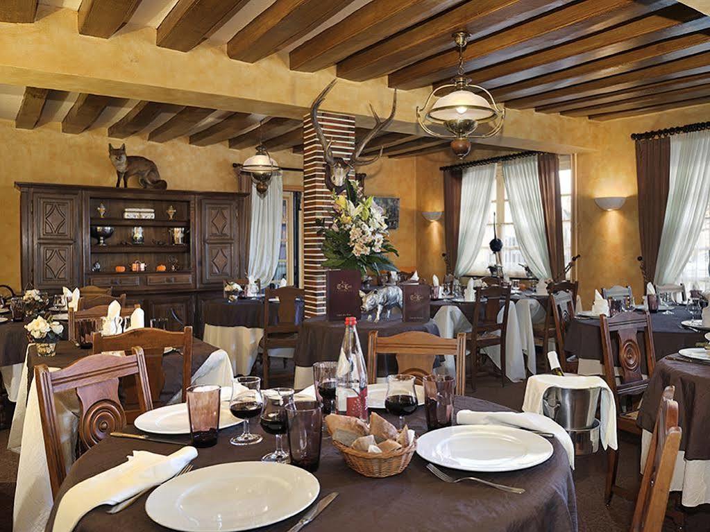 Logis Auberge A La Tete De Lard La Ferté-Imbault Exteriér fotografie